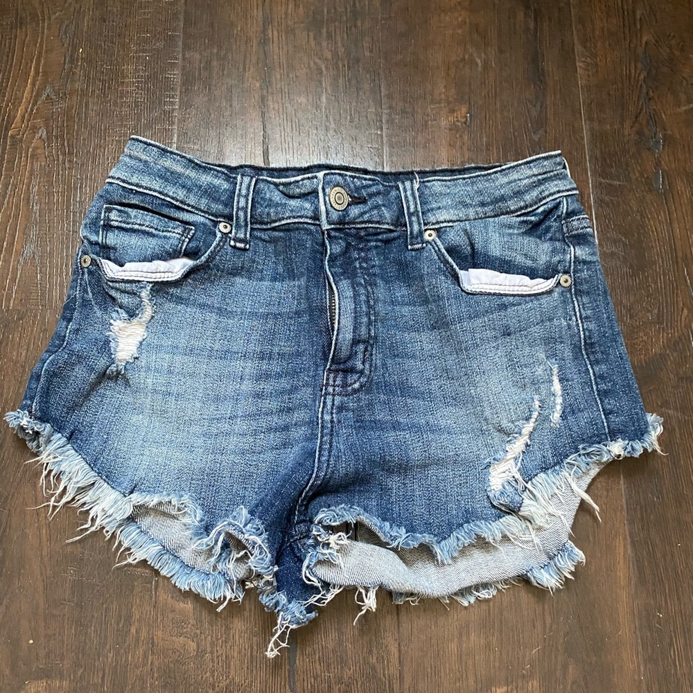 lulu high rise cut off shorts